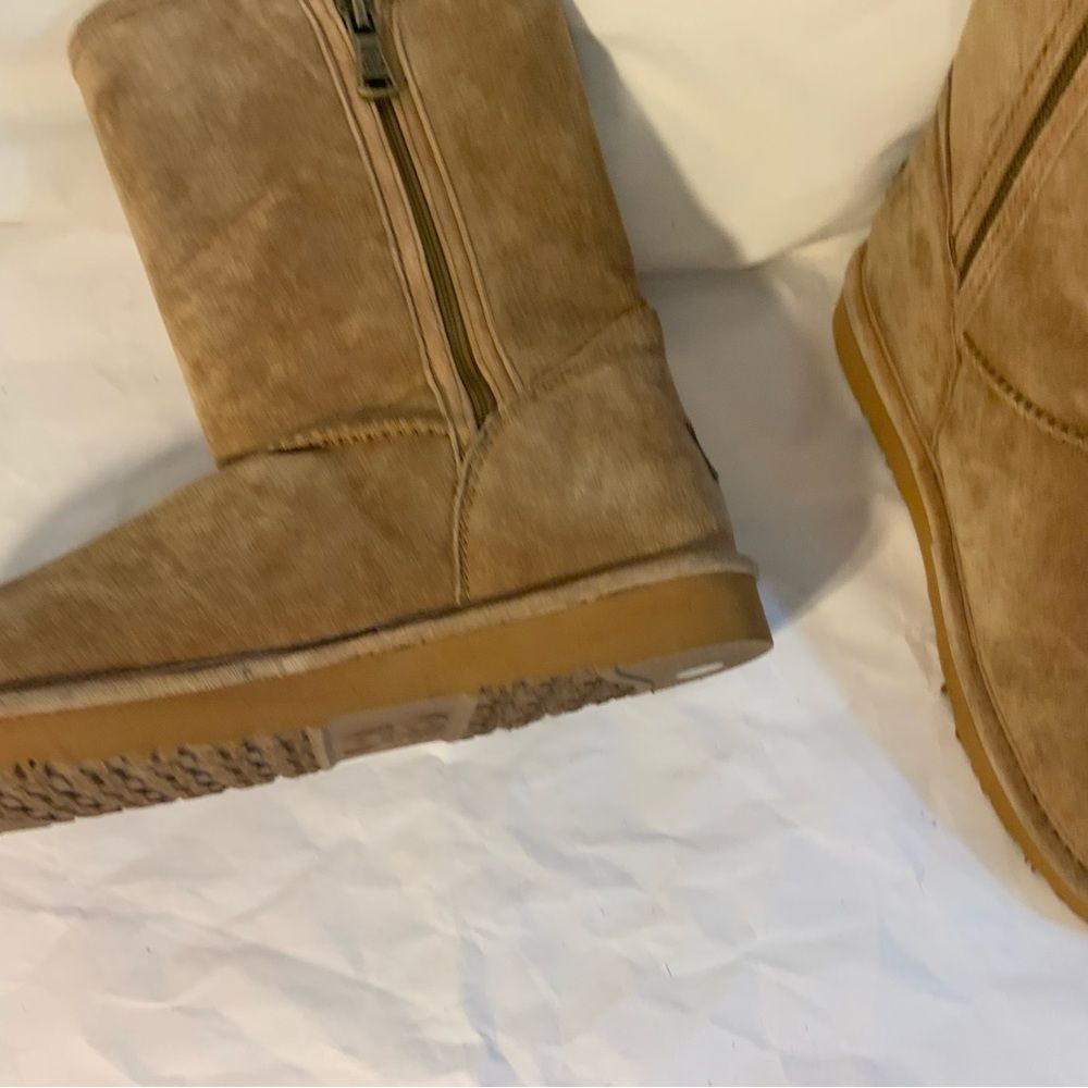 Lamo Tan Ankle Boots - Picture 9 of 11